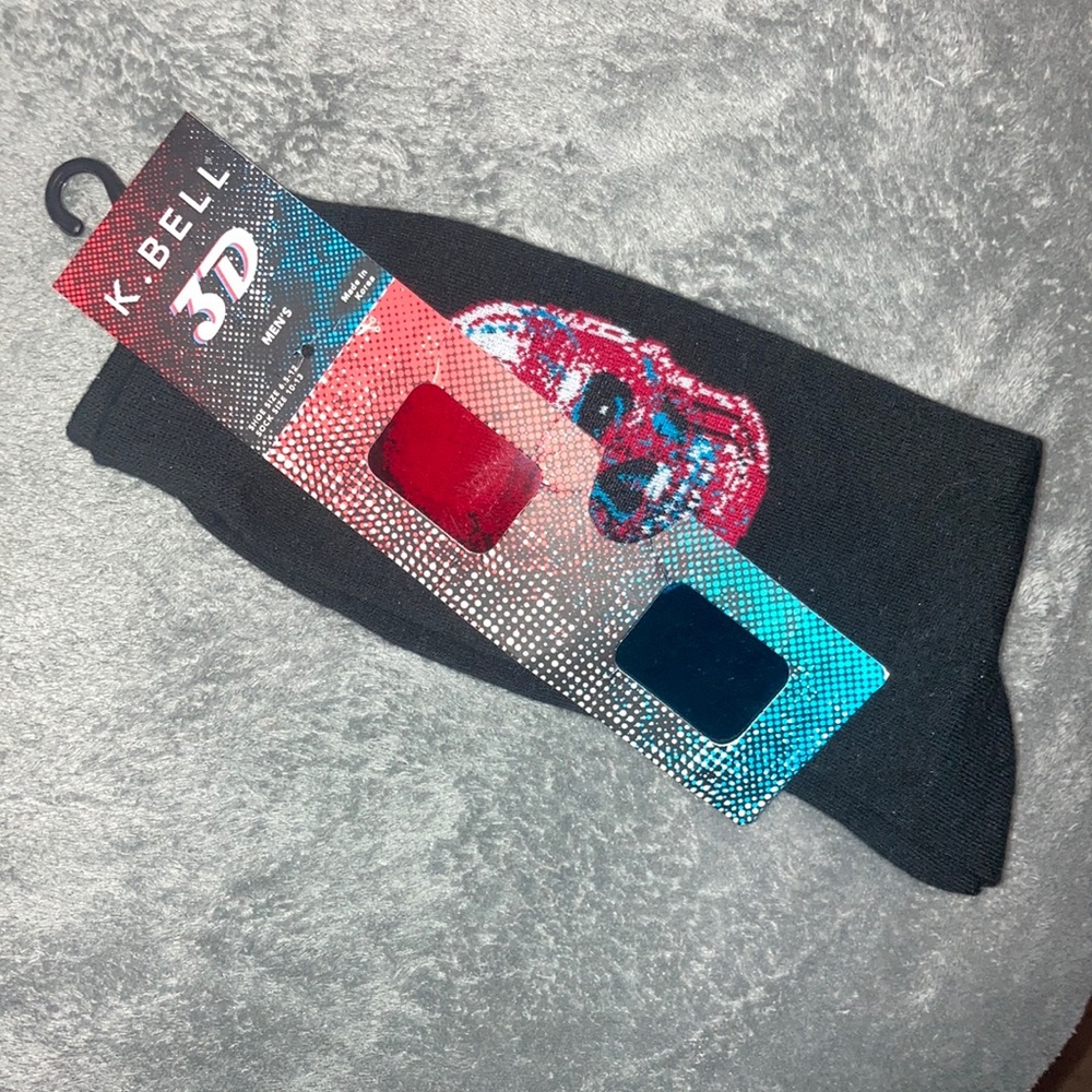 New 3D men’s skull sock graphic